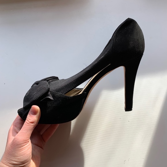kate spade Shoes - Kate Spade high heels pumps black bow size 8.5